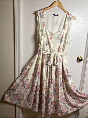 Floral Midi Dress Lined Square Neck Sleeveless Sz 18/20 Cottagecore Retro Party